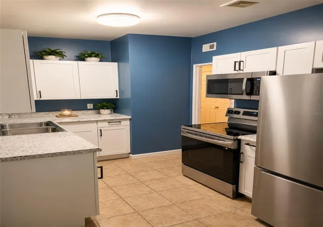 4th image of 6160 Strawflower Pl, Jacksonville, FL 32209 | MLS# O6430387