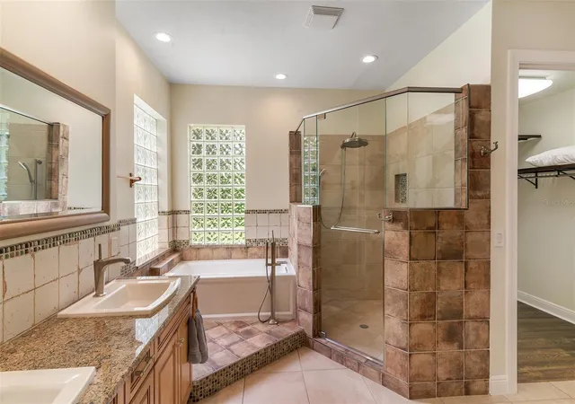 Listing Photo 4 - Condo for sale in building located at 120Th Ave De La Mer, Vero Beach, FL 32137 - Unit #1501