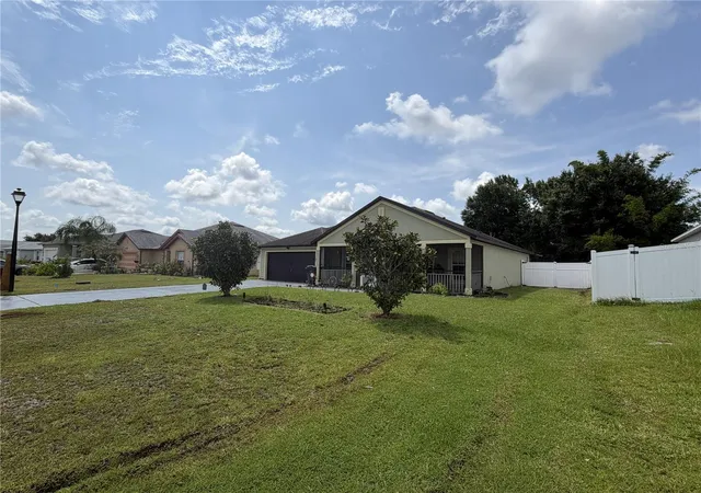 Photo 4 of Single family home for sale at 426 Bar Ct, Kissimmee, FL 34759 | MLS# TB8535483 | Listing updated on 2026-10-07