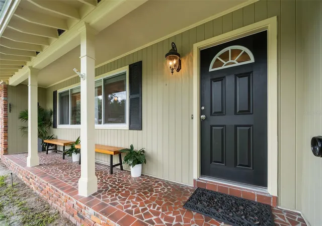 2nd image of 817 Nw 37th Dr, Gainesville, FL 32605 | MLS# GC542448