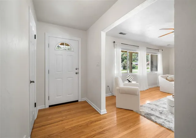 3rd image of 817 Nw 37Th Dr, Gainesville, FL 32605 | MLS# GC542448