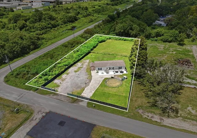 1st image of 2531 Dawn Heights Dr, Lakeland, FL 33801 | MLS# L4964001