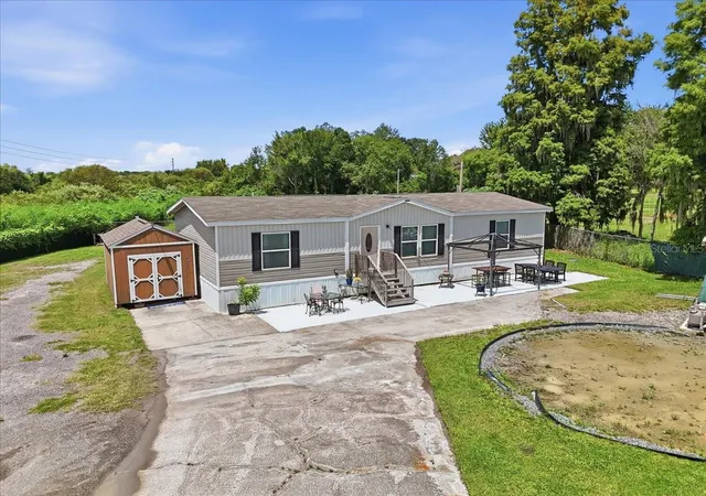 4th image of 2531 Dawn Heights Dr, Lakeland, FL 33801 | MLS# L4964001