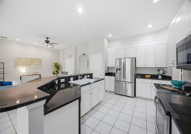 4th image of 4634 River Overlook Dr, Valrico, FL 33596 | MLS# TB8535491