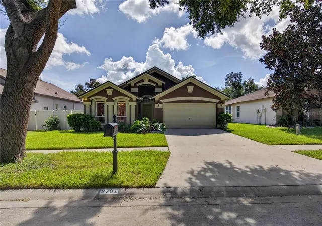 Photo 2 of Single family home for sale at 2701 Brookville Dr, Valrico, FL 33596 | MLS# TB8535529 | Listing updated on 2026-09-30