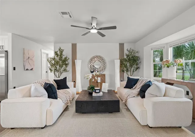 Photo 3 of Single family home for sale at 30 Oakland Hills Ct, Rotonda West, FL 33947 | MLS# C7529169 | Listing updated on 2026-08-20