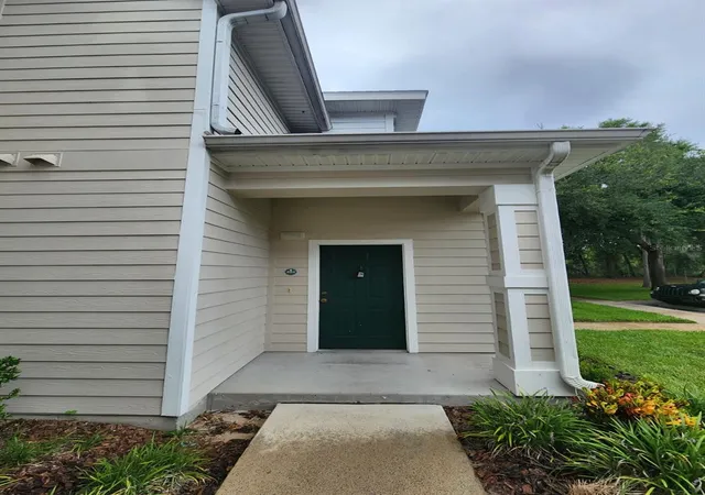Photo 2 of Condo for sale at 142 Southern Pecan Cir #204, Winter Garden, FL 34787 | MLS# O6430454 | Listing updated on 2026-08-27