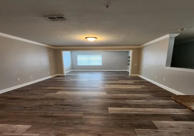 Photo 4 of Condo for sale at 142 Southern Pecan Cir #204, Winter Garden, FL 34787 | MLS# O6430454 | Listing updated on 2026-08-27