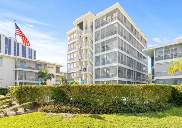 Photo 1 of Condo for sale at 1012 N Shore Dr Ne #14, Saint Petersburg, FL 33701 | MLS# TB8535560 | Listing updated on 2026-09-20