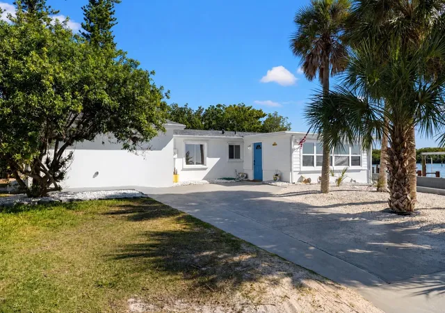 2nd image of 6927 21st St W, Bradenton, FL 34207 | MLS# TB8535561