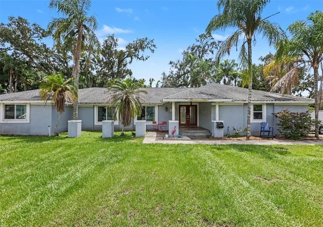 3rd image of 1307 Brantwood Dr, Valrico, FL 33594 | MLS# TB8535565