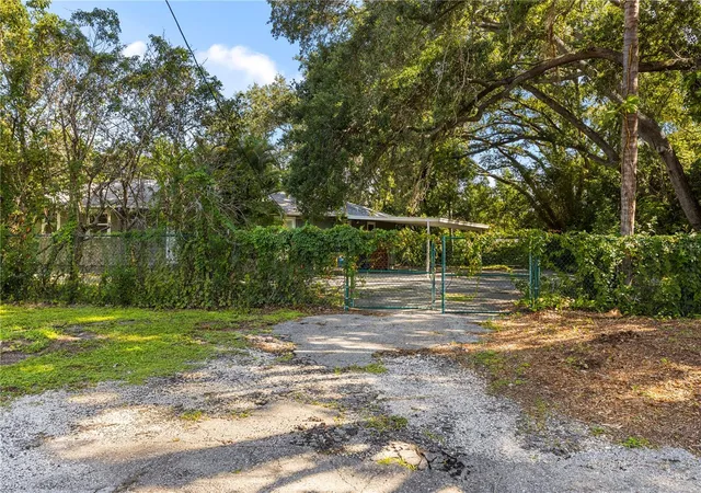 Photo 3 of Single family home for sale at 2162 Long Bow Ln, Clearwater, FL 33764 | MLS# O6430479 | Listing updated on 2026-09-01