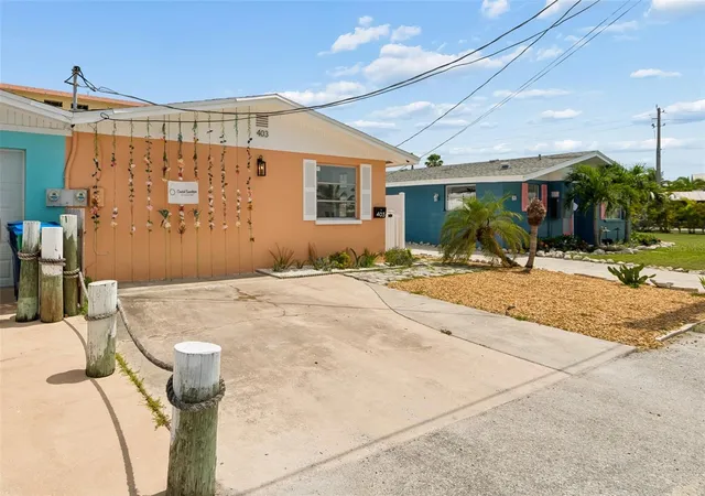 Photo 2 of Single family home for sale at 403 63rd Street, Holmes Beach, FL 34217 | MLS# A4701989 | Listing updated on 2026-08-28