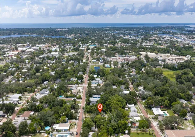Photo 4 of Single family home for sale at 547 Cypress St, Tarpon Springs, FL 34689 | MLS# TB8535575 | Listing updated on 2026-09-23