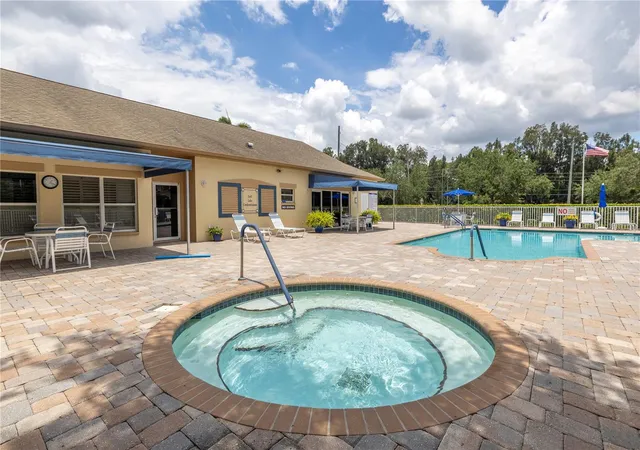 3rd image of 960 Starkey Rd #2202, Largo, FL 33771 | MLS# TB8535578