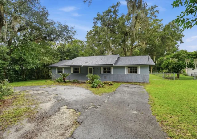 Photo 3 of Single family home for sale at 2948 NE 14th Avenue, Ocala, FL 34479 | MLS# OM729712 | Listing updated on 2026-09-15