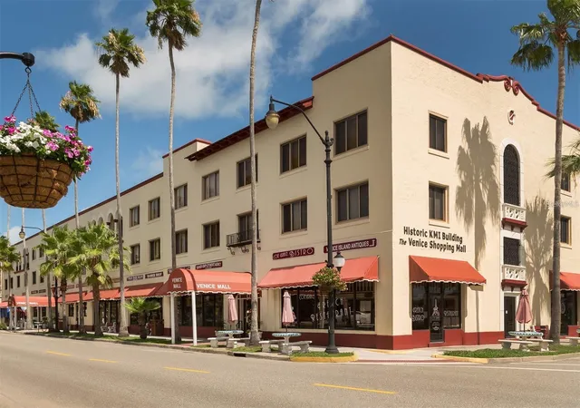 Listing Photo 2 - Condo for sale in building located at 238 Tampa Ave W, VENICE, FL 34285 - Unit #6B