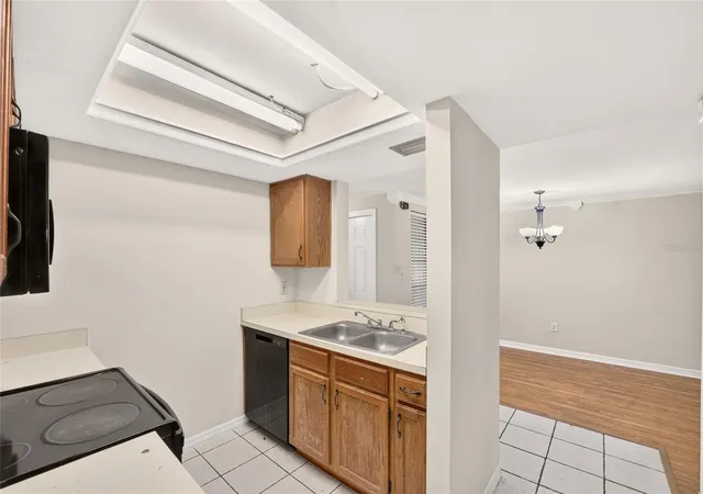 3rd image of 924 Sw 57Th Dr, Gainesville, FL 32607 | MLS# GC542456