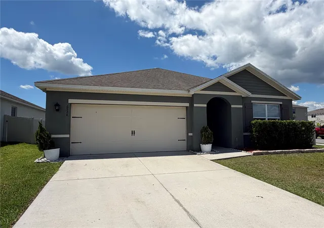 1st image of 6524 Coral Berry Dr, Mount Dora, FL 32757 | MLS# S5154977