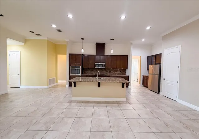 2nd image of 918 Blackthorn Dr, Apopka, FL 32703 | MLS# O6430516