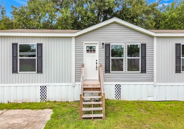 Photo 2 of Manufactured home for sale at 1626 Tarpon Blvd, Saint Cloud, FL 34771 | MLS# O6430522 | Listing updated on 2026-08-25