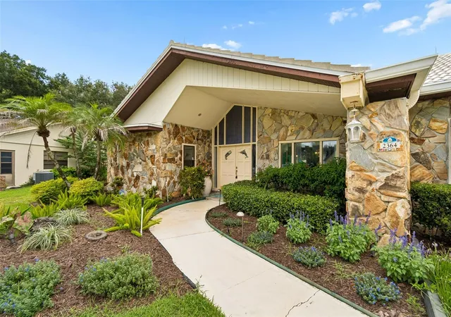 Photo 3 of Single family home for sale at 2364 Violet Pl, Palm Harbor, FL 34685 | MLS# TB8535642 | Listing updated on 2026-10-03
