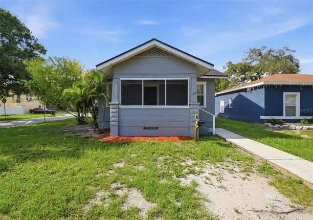 Photo 4 of Single family home for sale at 3745 S 16th Avenue, Saint Petersburg, FL 33711 | MLS# O6430533 | Listing updated on 2026-09-17