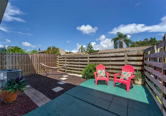 Photo 3 of Townhouse for sale at 1131 Longfellow Rd, Sarasota, FL 34243 | MLS# TB8535650 | Listing updated on 2026-09-13