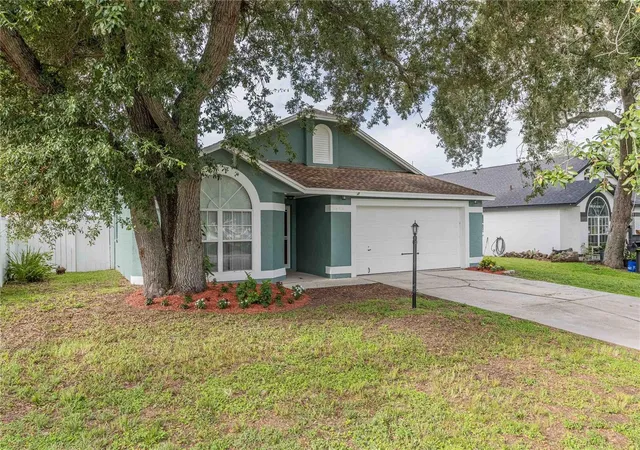 Photo 2 of Single family home for sale at 1695 Lakeside Dr, Bartow, FL 33830 | MLS# TB8535652 | Listing updated on 2026-08-28