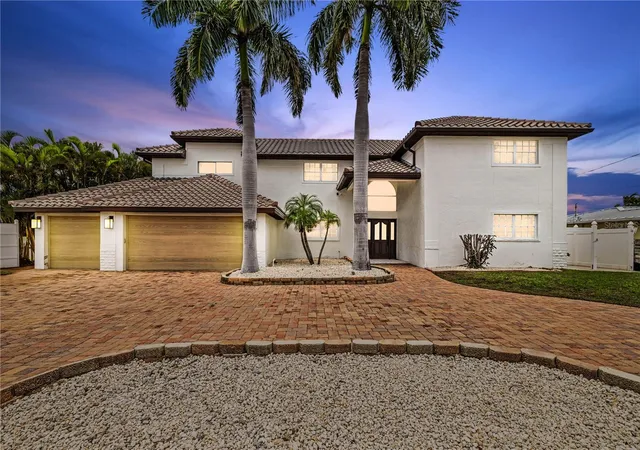 3rd image of 423 55Th Ave, St Pete Beach, FL 33706 | MLS# TB8535661