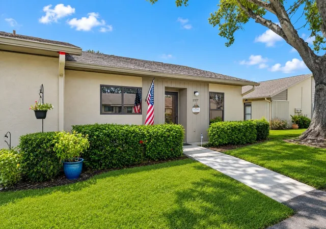 2nd image of 2707 60th Avenue Ter W, Bradenton, FL 34207 | MLS# A4702010