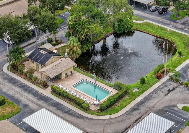 Listing Photo 5 - Condo for sale in building located at 2707 60th Ave Ter W, BRADENTON, FL 34207