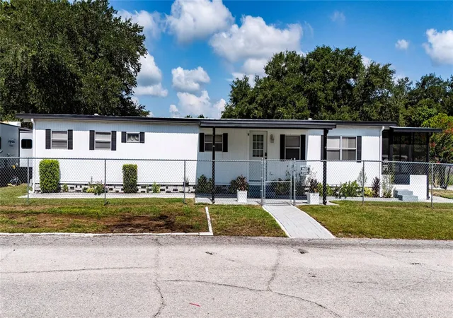Photo 1 of Manufactured home for sale at 24 Flamingo Blvd, Winter Haven, FL 33880 | MLS# S5154988 | Listing updated on 2026-09-14