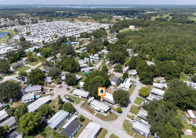 Photo 4 of Manufactured home for sale at 24 Flamingo Blvd, Winter Haven, FL 33880 | MLS# S5154988 | Listing updated on 2026-09-14