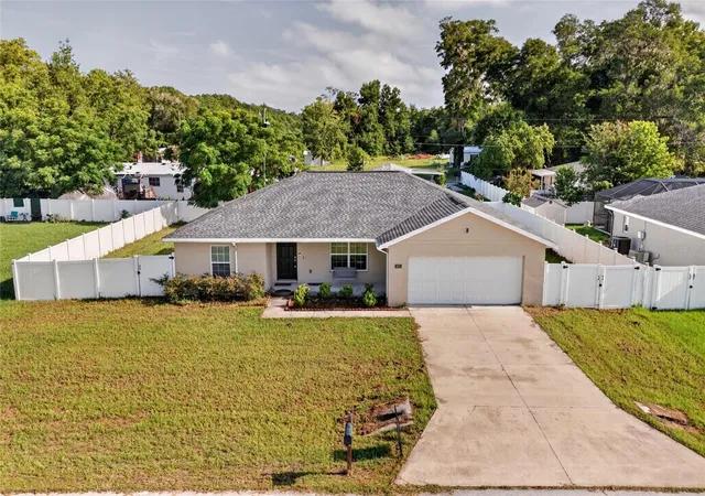Single family home for sale at 1437 NE 161st Place, CITRA, FL 32113 | MLS# O6430554