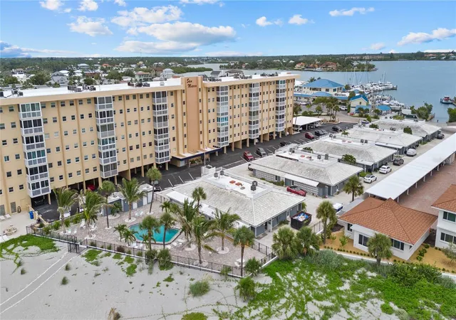 1st image of 1205 Tarpon Center Dr #E2, Venice, FL 34285 | MLS# A4702017