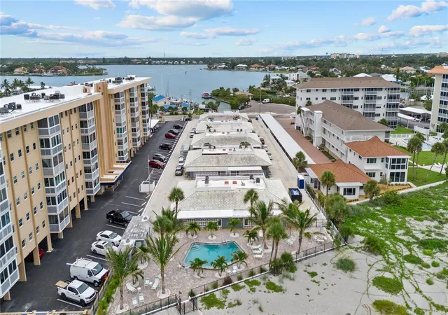 2nd image of 1205 Tarpon Center Dr #E2, Venice, FL 34285 | MLS# A4702017