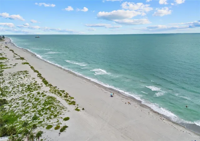 2nd image of 1205 Tarpon Ctr Dr, VENICE, FL 34285