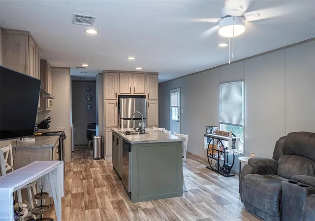 Photo 3 of Manufactured home for sale at 6556 S Lima Ave, Homosassa, FL 34446 | MLS# W7888247 | Listing updated on 2026-09-20