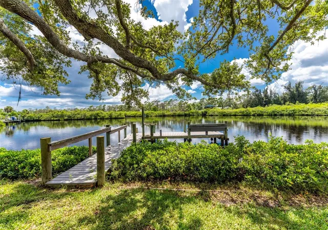 4th image of 200 S Oxford Dr, Englewood, FL 34223 | MLS# D6148291