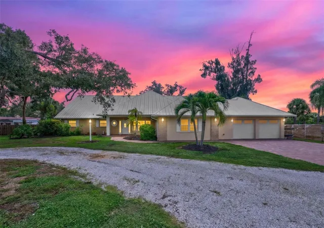 83rd image of 200 S Oxford Dr, Englewood, FL 34223 | MLS# D6148291