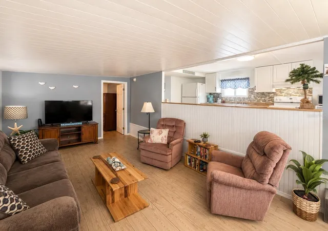 3rd image of 1907 Iowa Ave, Bradenton, FL 34207 | MLS# A4702019