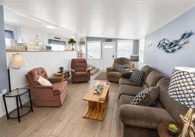 4th image of 1907 Iowa Ave, Bradenton, FL 34207 | MLS# A4702019