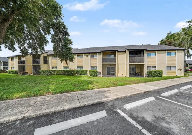 2nd image of 902 Lake Destiny Rd, ALTAMONTE SPRINGS, FL 32714