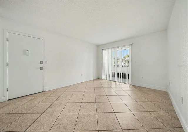 3rd image of 902 Lake Destiny Rd, ALTAMONTE SPRINGS, FL 32714