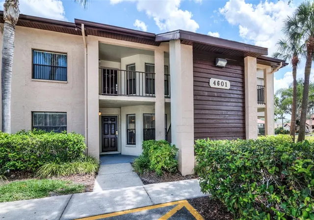 Listing Photo 1 - Condo for sale in building located at 4601 46Th St Ct W, BRADENTON, FL 34210 - Unit #103B