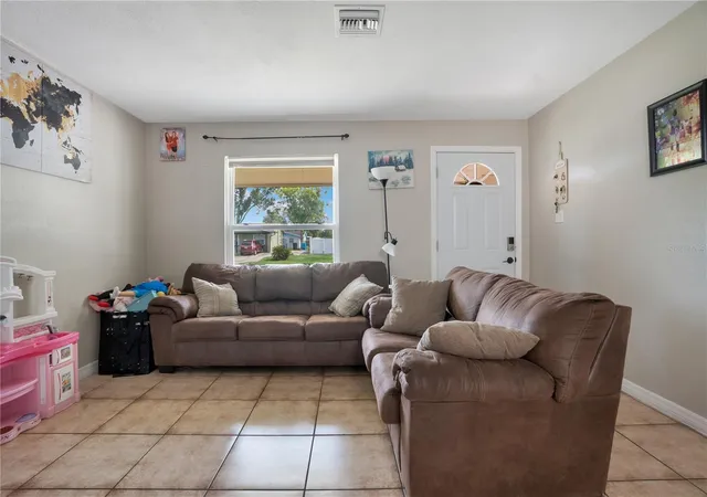 4th image of 4325 Cassius St, Orlando, FL 32811 | MLS# O6430573
