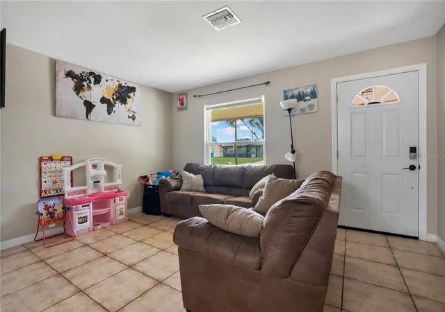 5th image of 4325 Cassius St, Orlando, FL 32811 | MLS# O6430573