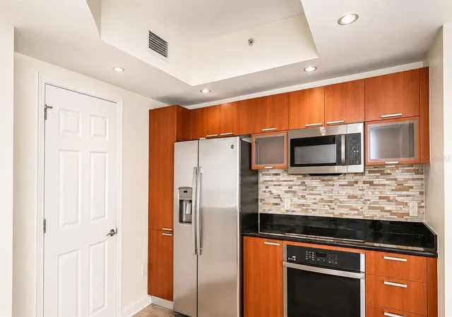 Photo 4 of Condo for sale at 241 Riverside Dr #608, Daytona Beach, FL 32117 | MLS# O6430574 | Listing updated on 2026-09-29
