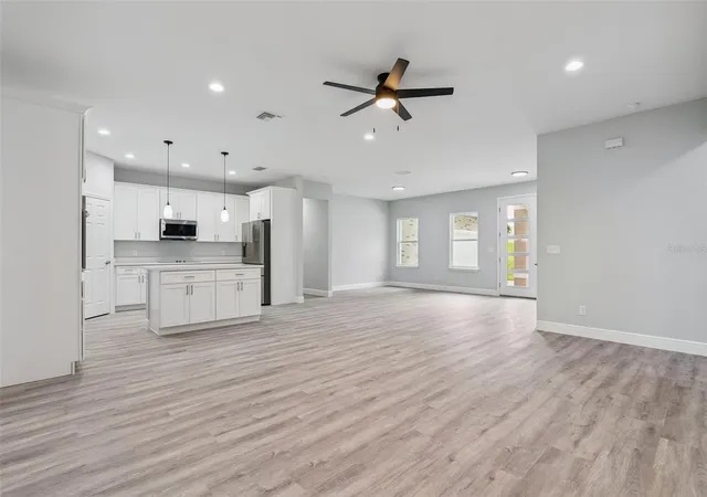 Photo 3 of Single family home for sale at 2043 Watersedge Dr, Deltona, FL 32738 | MLS# O6430575 | Listing updated on 2026-09-23